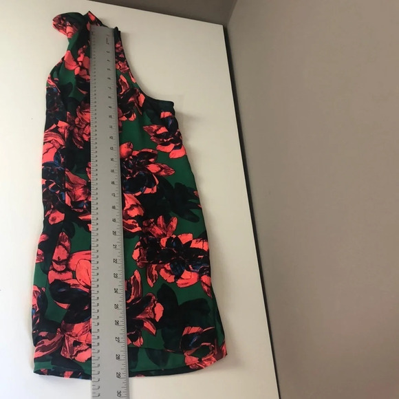 Vince Camuto Floral High/Low Sleeveless Blouse Medium - Picture 7 of 9